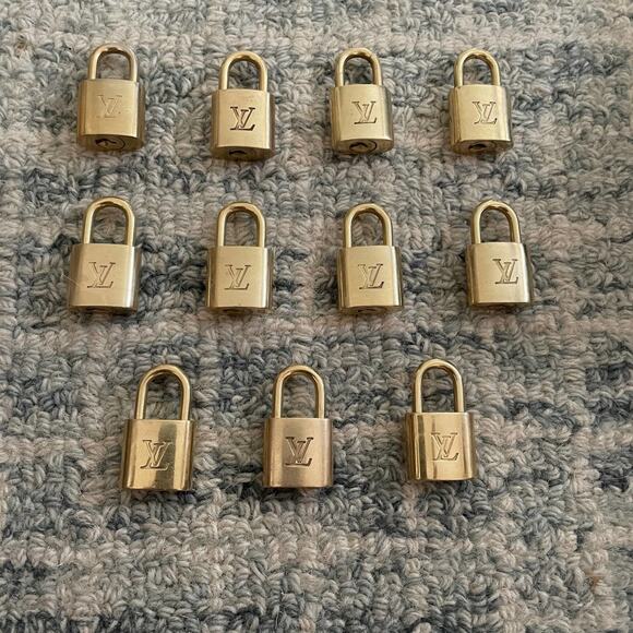 Louis Vuitton LOCK ONLY Authentic vintage brass DIY Necklace NO KEY Luggage - Picture 8 of 14